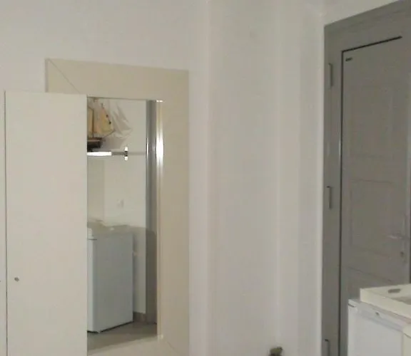 Center House * Kassandria